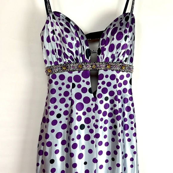 COPY - Beautiful gown but  no tag. Size 8 no flaws - Picture 5 of 11